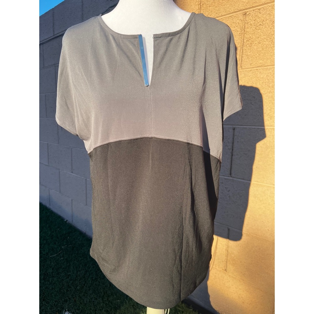 Worthington Stretch Colorblock Blouse Grey Black Metal Bar V-Neck Top Medium NWT